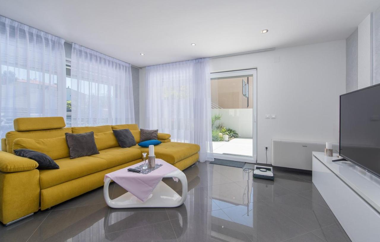 PUY Modern Apartments With Shared Pool Near The Sea מראה חיצוני תמונה