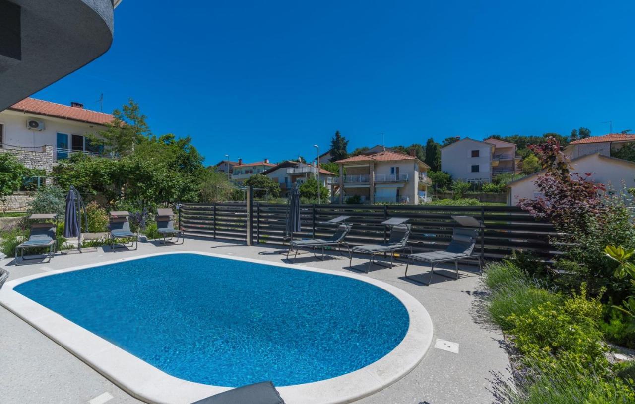 PUY Modern Apartments With Shared Pool Near The Sea מראה חיצוני תמונה