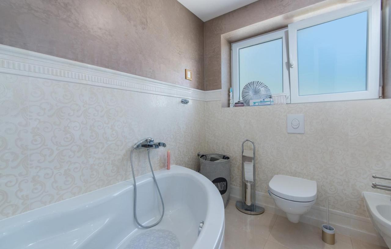 PUY Modern Apartments With Shared Pool Near The Sea מראה חיצוני תמונה