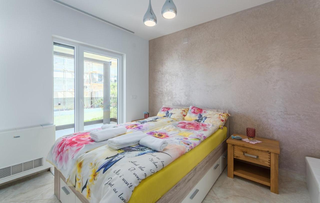 PUY Modern Apartments With Shared Pool Near The Sea מראה חיצוני תמונה